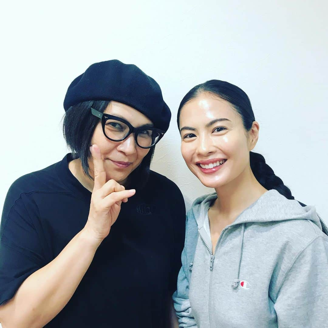 千吉良恵子さんのインスタグラム写真 - (千吉良恵子Instagram)「#初#モデル#石上智恵子 さん💕 #撮影#テカテカにしちゃいました✨ ハッピー感があって知的で素敵なモデルさんでした🍀」9月3日 15時26分 - chigirakeiko