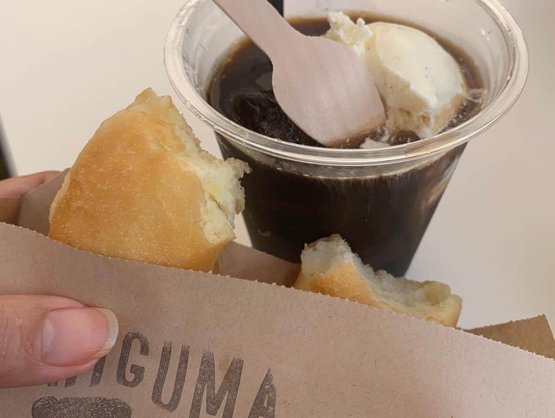 坂本美雨さんのインスタグラム写真 - (坂本美雨Instagram)「学大でふだんからなまこと通っているHiguma Donuts、自然のなかで、格別においしかったなぁ😋🍩 @higuma_doughnuts」9月3日 15時34分 - miu_sakamoto