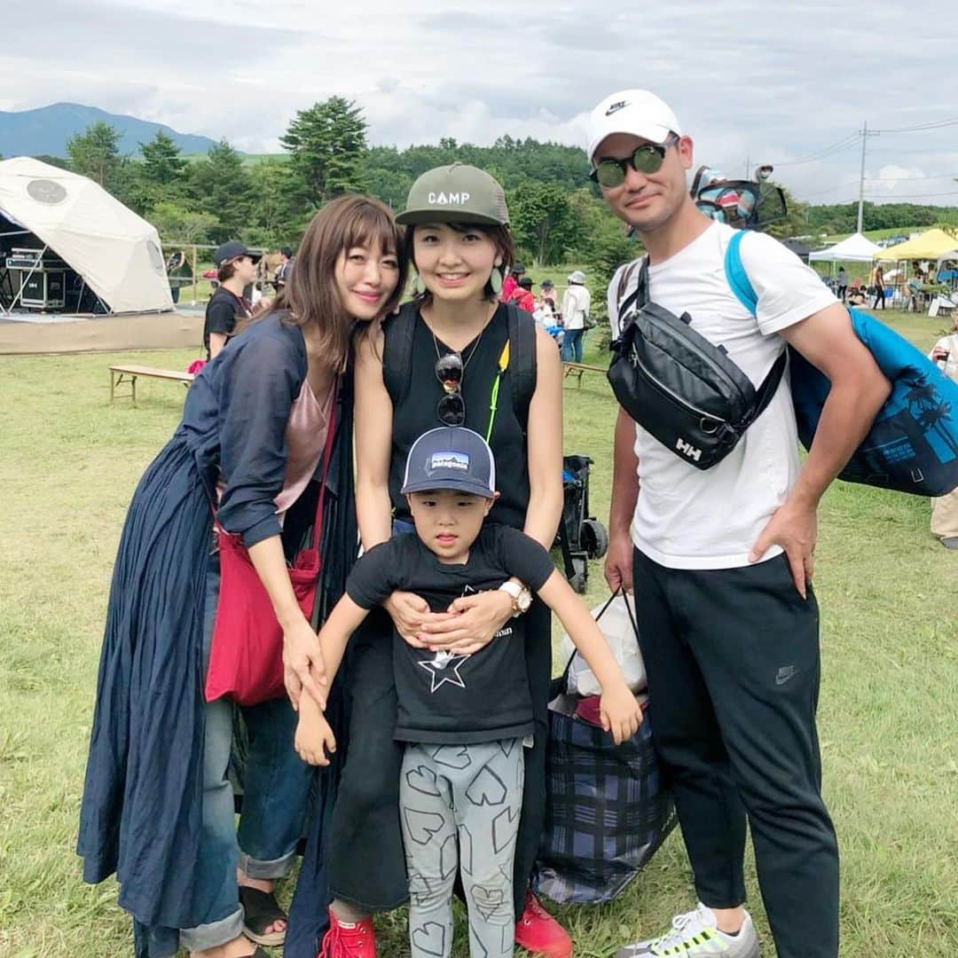 坂本美雨さんのインスタグラム写真 - (坂本美雨Instagram)「#tinygardenfestival  @ur_tinygarden  青空の下で堀込さんの歌声を堪能…。 . セコム一家とのフェスはほんとに楽しい。 移動がハードになっちゃったのでなまこを連れてこれずざんねん。 新しいお友だちもできて、 また次回がたのしみ…☺️」9月3日 15時29分 - miu_sakamoto