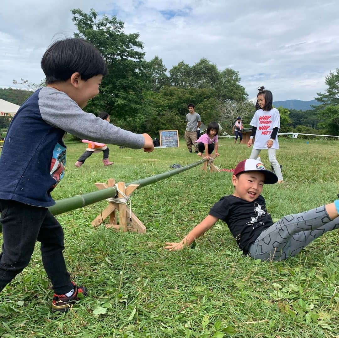 坂本美雨さんのインスタグラム写真 - (坂本美雨Instagram)「#tinygardenfestival  @ur_tinygarden  青空の下で堀込さんの歌声を堪能…。 . セコム一家とのフェスはほんとに楽しい。 移動がハードになっちゃったのでなまこを連れてこれずざんねん。 新しいお友だちもできて、 また次回がたのしみ…☺️」9月3日 15時29分 - miu_sakamoto