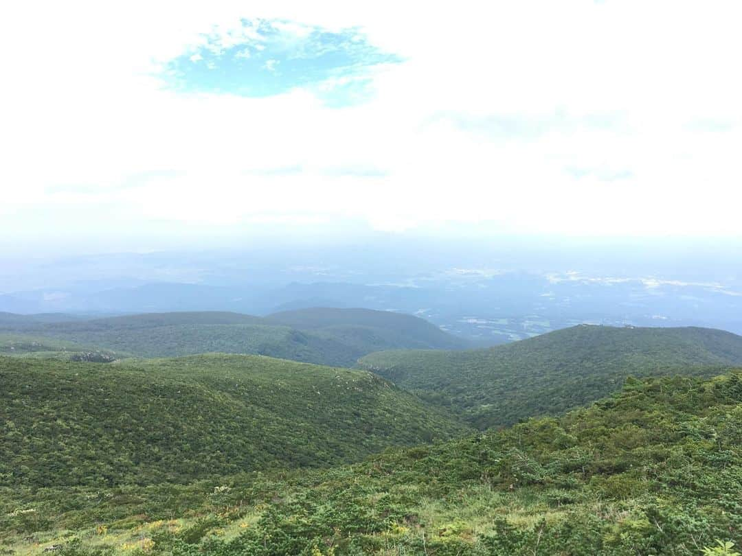 長澤青空さんのインスタグラム写真 - (長澤青空Instagram)「後輩3人連れて安達太良山登山🗻 #絶景ってほどではない #登頂  #安達太良山 #適温すぎて快適だった #道間違えたのは内緒 #登れそう岩めっちゃあった #蛇見つけた #昼飯は焼きそばとウインナーとベーコンとマシュマロ #野菜は買ったが切れなかった #一応部活 #焼きマシュマロのプロ #下界LOVE #だらしなボディ #デブ」9月3日 15時33分 - foifoi3