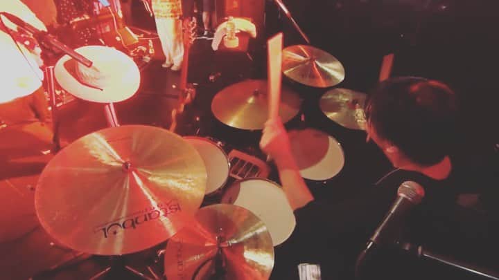 吉澤響のインスタグラム：「20190715 @渋谷La.mama 『井の中の世界』/ セカイイチ  ベーシスト感謝祭だけのハルバージョン。かっこよい…  #セカイイチ #live #drums #drummer #gretsch #gretschdrums」
