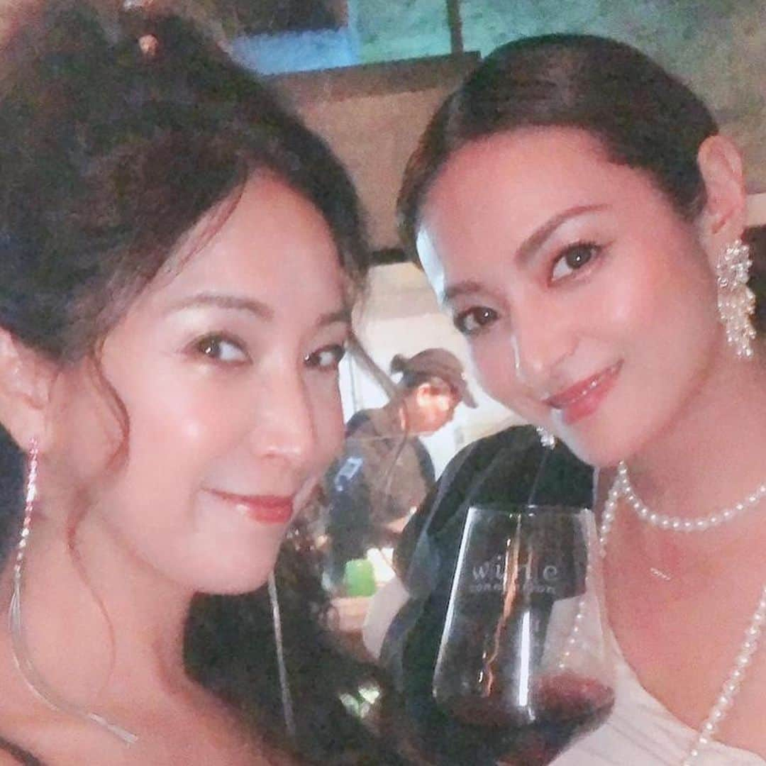 畑田亜希さんのインスタグラム写真 - (畑田亜希Instagram)「🎉Happy Birthday 🎂Yin 🎉 ・ Such a wonderful night 👯‍♀️ ・ #2019 #sg #birthdaygirl #ladysnight #happybirthday #marquee」9月3日 15時46分 - akihatada