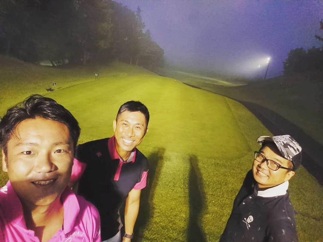 前園真聖さんのインスタグラム写真 - (前園真聖Instagram)「ナイターではなく早朝スルー😁 #ゴルフ #早朝スルー #golf #前園真聖」9月3日 15時55分 - maezono_masakiyo