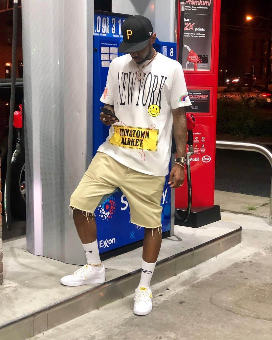 ファボラスさんのインスタグラム写真 - (ファボラスInstagram)「when ya Exx on the phone tryna gas you.. ⛽️🙄😂 #WordplayCaption」9月3日 15時57分 - myfabolouslife