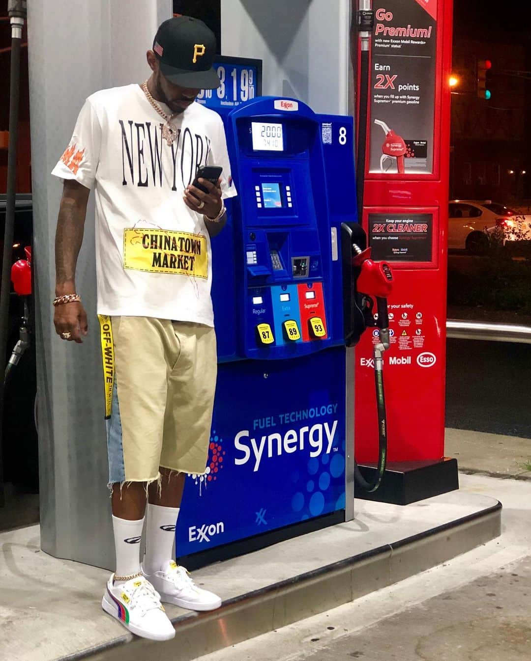 ファボラスさんのインスタグラム写真 - (ファボラスInstagram)「when ya Exx on the phone tryna gas you.. ⛽️🙄😂 #WordplayCaption」9月3日 15時57分 - myfabolouslife