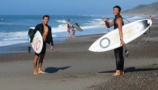 佐々木明さんのインスタグラム写真 - (佐々木明Instagram)「Surfing始めて2年目の夏at御前崎 Photo by TOSHI ( @toshi_0401 ) and Fujimuraさん( @tfshapejp ) ・ ・ BREDREN TF Shape  TOSHI SHAPE 3stringer Eagle Nose  5’11”51 6.0 #tfshape1977 #toshishape #tfsurf #bredrendesign #サーフィン初級者 #サーフィン2年目」9月3日 16時17分 - akiraexploring