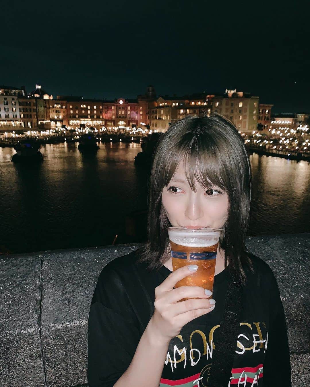 のインスタグラム：「目当てのゲットウェット風キャンだし、アクアトピア3人で乗ったのに私だけ一滴も水かからないし、ついてない日😲😲でしたが、この日も最高に楽しい１日となりました🥺🌈 #ディズニーシー #disneysea #カメラ向けられるとすぐニヤニヤしちゃう #いい写真があまりないなか #2枚目 #良い歯で大爆笑です #ありがとうワイズデンタルキュア」