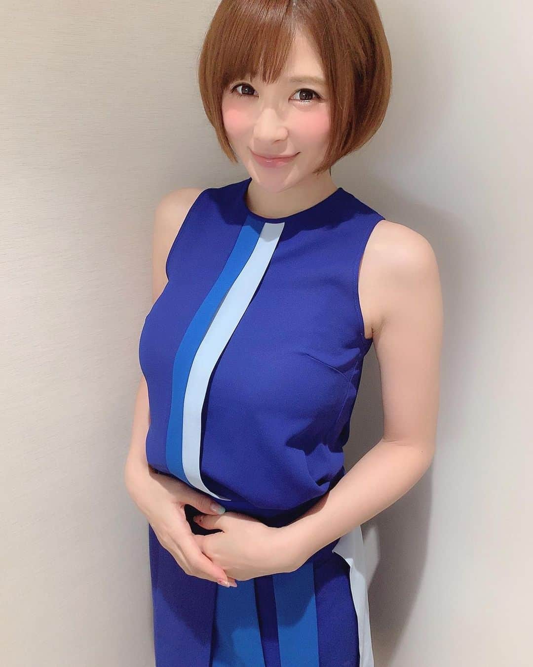 手島優さんのインスタグラム写真 手島優instagram 有吉ぃぃeeeee の時の衣装は Black Mouton Official です セットアップなので別々で着ても可愛いです なぜか宣材写真のようなポーズなってる 笑 衣装 Blackmouton おすましポーズ 9月3日 16時50分