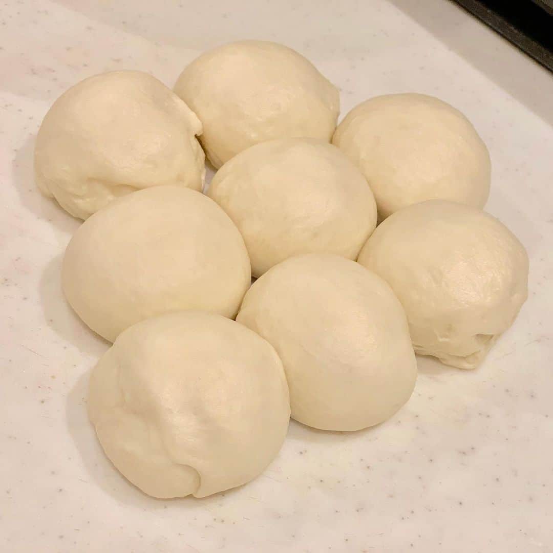 松山愛里さんのインスタグラム写真 - (松山愛里Instagram)「よいしょ、よいしょっ 形になるまでがまた楽しいのです🍞✨👩‍🍳 #パン作り#パン教室#パン好き」9月3日 16時56分 - airi__matsuyama