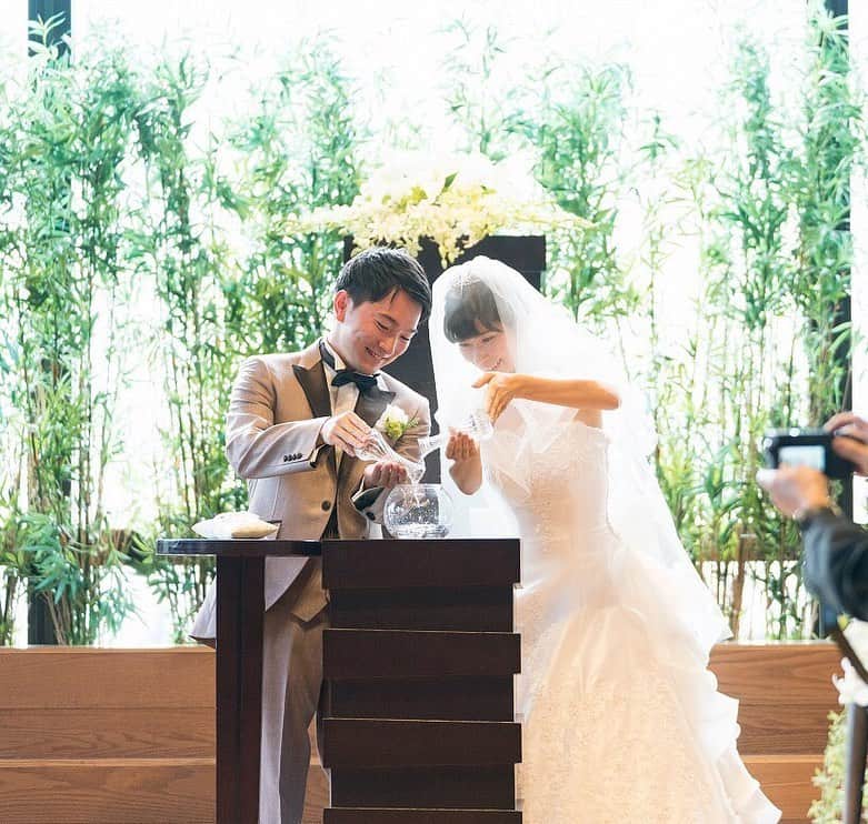 KIYOMIZU京都東山 公式さんのインスタグラム写真 - (KIYOMIZU京都東山 公式Instagram)「@kiyomizu_kyoto_higashiyama をフォローして、 『#kiyomizu京都東山』 『#kiyomizu花嫁』 『#スタイルズ花嫁』 をつけて投稿してくださいね＊ . ［#水合わせの儀 ］ 伝統的な演出である「水合わせの儀」おふたりの結婚式に合った素敵な演出もお任せください♩ . ---------------------- . ▼ブライダルフェアの予約は インスタのTOPからcheck⚐ ＞＞＞ @kiyomizu_kyoto_higashiyama. #スタイルズ花嫁 #dress #kyoto #kiyomizu #wedding #weddingdress #ウェディングドレス #ウェディングレポ #チャペル #ブライダルフェア #プレ花嫁 #卒花 #披露宴 #日本中のプレ花嫁さんと繋がりたい #結婚式 #結婚式場 #結婚式準備 #京都 #京都花嫁#関西花嫁  #marryxoxo #Dressy花嫁 #maricuru #maricuru卒花アンバサダー #水合わせの儀#演出」9月3日 17時22分 - kiyomizu_kyoto_higashiyama