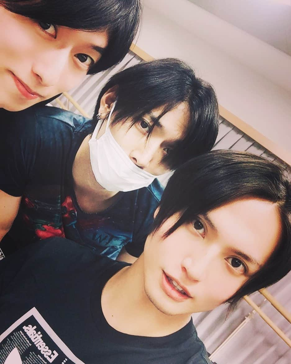 友常勇気さんのインスタグラム写真 - (友常勇気Instagram)「I'm done for today( ๓´╰╯`๓)♥ #友常勇気  #谷佳樹  #校條拳太朗  #本日終了 #ウルトラマン #ダークネスヒールズ  #dhl」9月3日 17時24分 - yuki_tomotsune