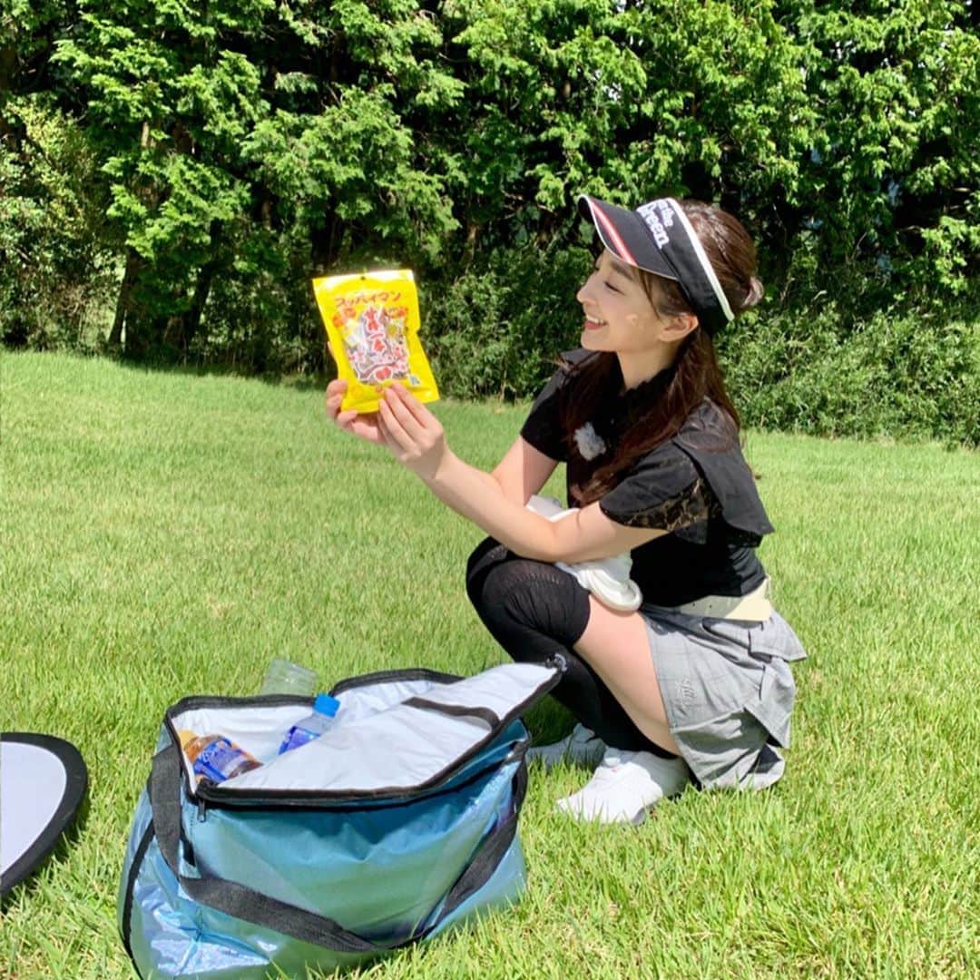 のインスタグラム：「Shooting in Hakone⛳️🏌️‍♀️❣️ tvk #theGolf のロケ中、スタッフさんが用意してくれたクーラーボックスの中から大好物発見して嬉しい私🤤❤️ #Golfshow #スッパイマン」