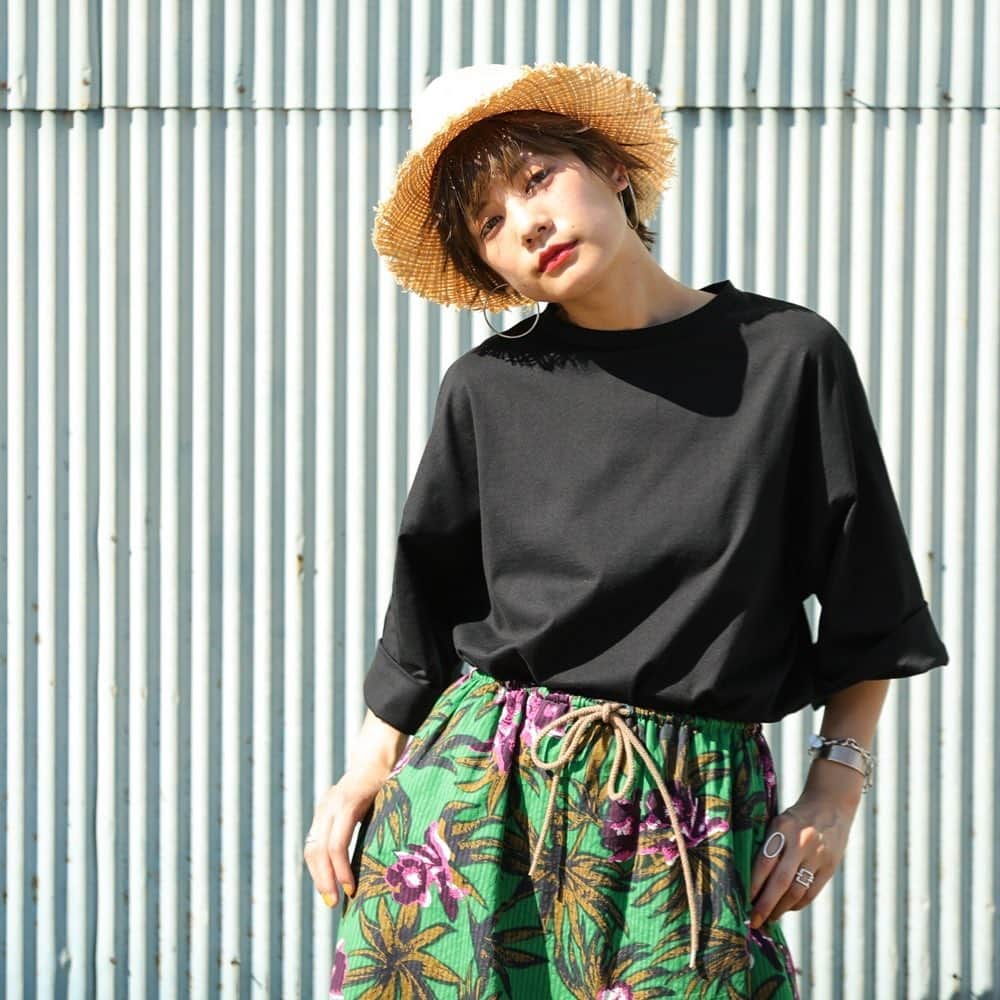 石川瑠利子のインスタグラム：「. . 夏が終わっちゃう🥺🥺 冬生まれなのに夏が大好き、海が大好き、寒いの嫌い！笑笑 . . #夏好き #海好き #島好き #夏女 #なのに冬生まれ #寒いの嫌い」