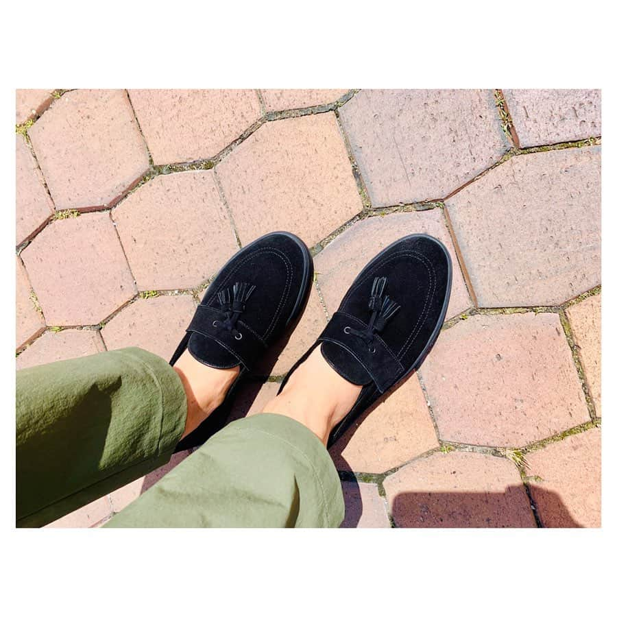 肥野竜也さんのインスタグラム写真 - (肥野竜也Instagram)「【TODAY'S PAPACOORDINATE】 ・ ■TOPS 「BEAUTY＆YOUTH UA」 ■PANTS 「JOURNAL STANDARD」 ■SHOES 「BEAUTY＆YOUTH UA」 ■WATCH 「OMEGA」 ■EYEWEAR「RAYBAN」 ■BAG「BRIEFING」 ・ @beautyandyouth_official のスエードタッセルスニーカー!! スニーカーなのでカジュアルだけど、スエード＆タッセルがエレガント感もあり、色々なアイテムに合わせやすいと思います〜😎👍✨ ・ #肥野ファッション #私服 #パパコーデ」9月3日 17時55分 - tatsuya_hino