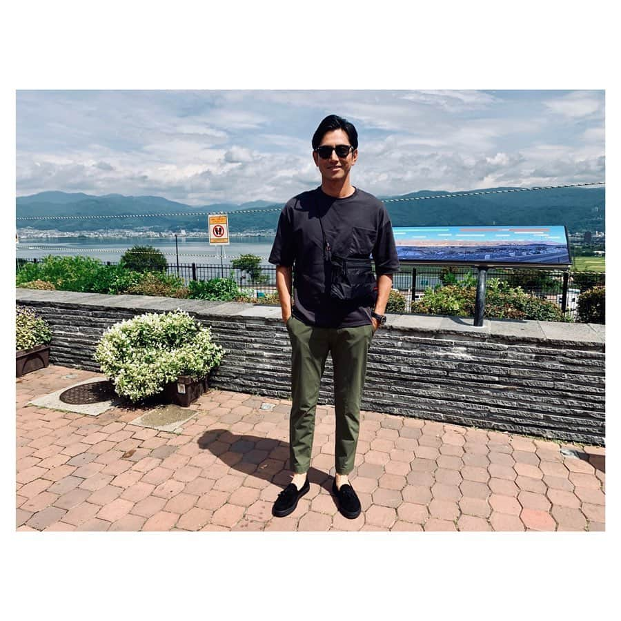 肥野竜也さんのインスタグラム写真 - (肥野竜也Instagram)「【TODAY'S PAPACOORDINATE】 ・ ■TOPS 「BEAUTY＆YOUTH UA」 ■PANTS 「JOURNAL STANDARD」 ■SHOES 「BEAUTY＆YOUTH UA」 ■WATCH 「OMEGA」 ■EYEWEAR「RAYBAN」 ■BAG「BRIEFING」 ・ @beautyandyouth_official のスエードタッセルスニーカー!! スニーカーなのでカジュアルだけど、スエード＆タッセルがエレガント感もあり、色々なアイテムに合わせやすいと思います〜😎👍✨ ・ #肥野ファッション #私服 #パパコーデ」9月3日 17時55分 - tatsuya_hino