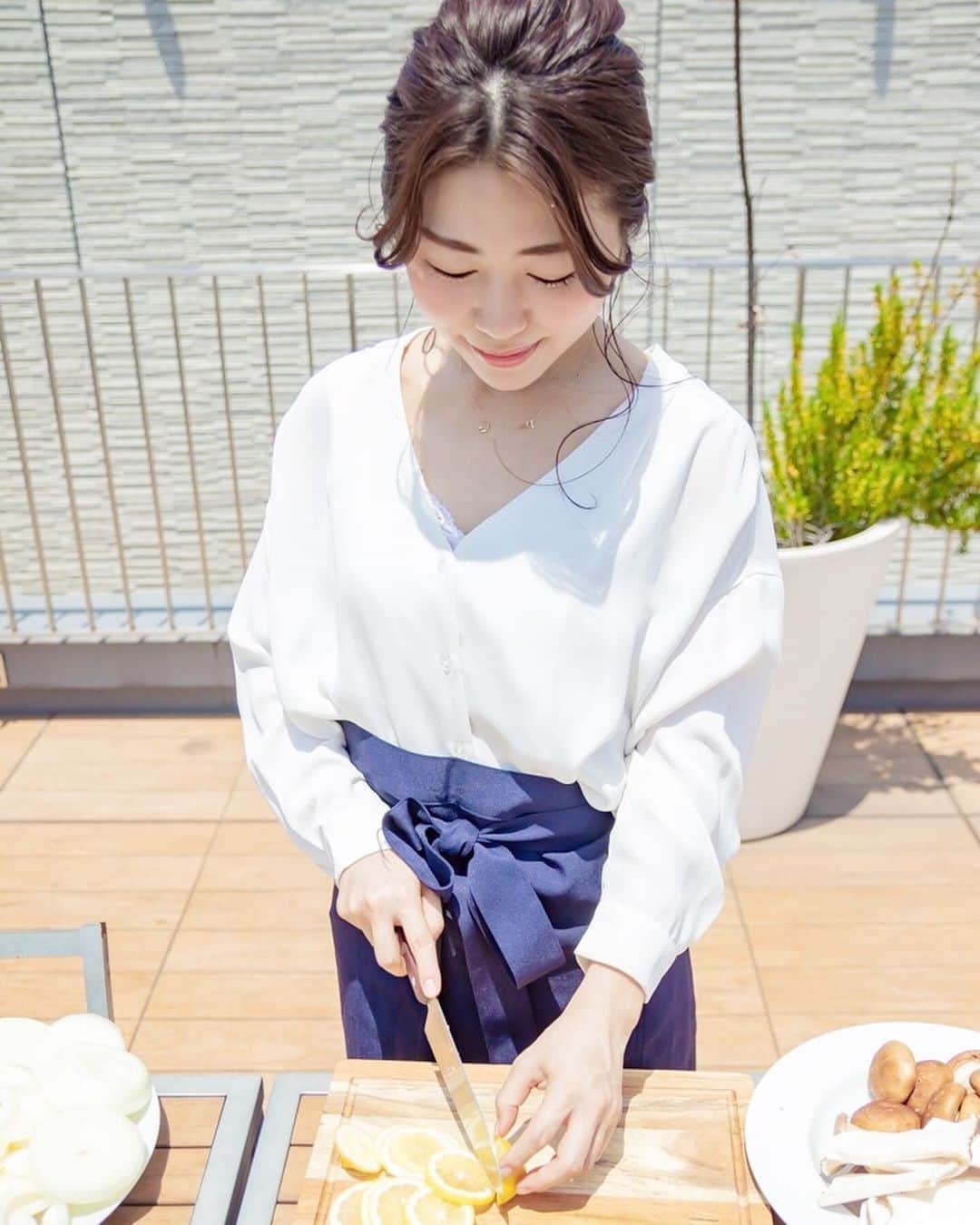 のインスタグラム：「こんばんは！ : 皆さんにお知らせです☆ : 今 企業の皆さんからもInstagramのステップアップ講座を開いて欲しいと声をいただき9、10、11、12月と４回に分けて月に一度 話をする場所を頂くことになりました。 : 私が今、SNSを活用してどのような仕事を受けているか。 こうしてSNSを通して多くの方に出逢う事が出来たり、 現在SNSを通して仕事が出来ているのは : 何を大切にして、 どういう事を気をつけて発信してきたかを講師としてお話しさせていただきます。 : 応援して下さるフォロワーさんを増やして皆さんの仕事や夢に繋げていただけるように、 : 意味のある時間を過ごせるよう準備していきますので 周りにInstagramの活用の仕方についてご興味がある方がいらっしゃいましたら一緒に来て頂けたら嬉しいです！ : お日にちは、 11:00受付開始☆ 9/29 (日) 11:30~14:00  10/27 (日) 11:30~14:00  11/30 (土) 11:30~14:00  12/21 (土) 11:30~14:00 全講座フード付き懇親会ありで3500円になります。 : いらっしゃれるようでしたらDMを頂けましたら開催場所を送らせていただきます！ どうぞよろしくお願い致します✨ : 櫻井優 : #power #food  #happy  #smile #dream  #フードコーディネーター #食育インストラクター #テーブルコーディネーター  #東京 #鯖バーガー # #instagood #tbt #art #style #love #fitness #life #healthy #鯖バーガー専門店 #instagram #instagrammer #instagram講座 #インスタ映えスポット #フォトグラファー @d_morita」