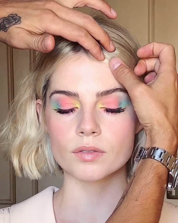 JO BAKERのインスタグラム：「L U C Y • B O Y N T O N 🇬🇧 Gelato pastel day dreams.... for sweet  #lucyboynton today for #miumiuwomenstales in Venice 🇮🇹 Style @leithclark @miumiu  Fingers, hands and hair by @halleybrisker  Makeup by me #jobakermakeupartist Using inspo from all I see along my travels. 🍧🍬🍭🍦」