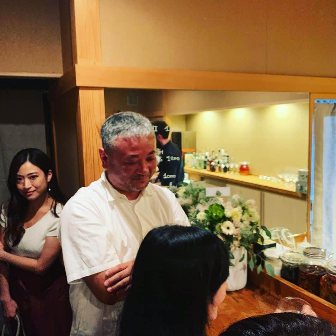 西田善太さんのインスタグラム写真 - (西田善太Instagram)「気になる人たちが"居場所"を作ってくれました。神宮前のバー・ウェルク。werkはオランダ語で「仕事」だね。混むだろうなぁ、と思いつつ、"絶対いい場所"はお客も一緒に作るもの。通いましょうね。ちょっと"仕事"行ってきます。 #barwerk」9月3日 23時53分 - zentanishida