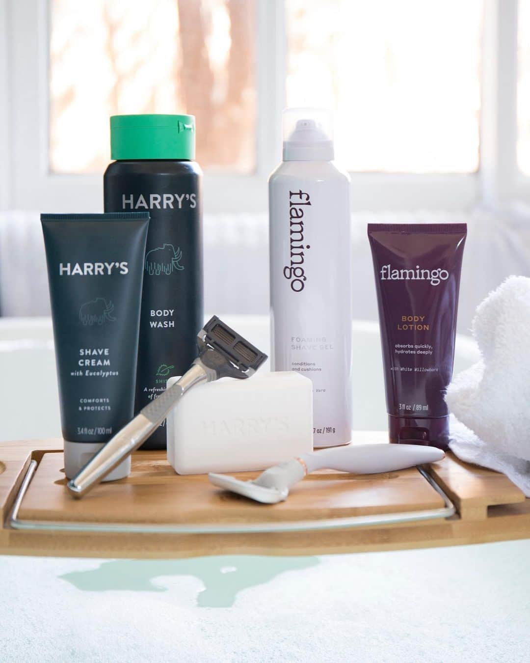 Urban Outfittersさんのインスタグラム写真 - (Urban OutfittersInstagram)「@meetflamingo and @harrys are here to make shaving feel like less of a chore—no matter how often, how much, or how little you do it. Want to try them for yourself? Head to @urbanoutfittersmens and @urbanoutfittershome to learn more! #UOBeauty #UOMens」9月3日 23時47分 - urbanoutfitters