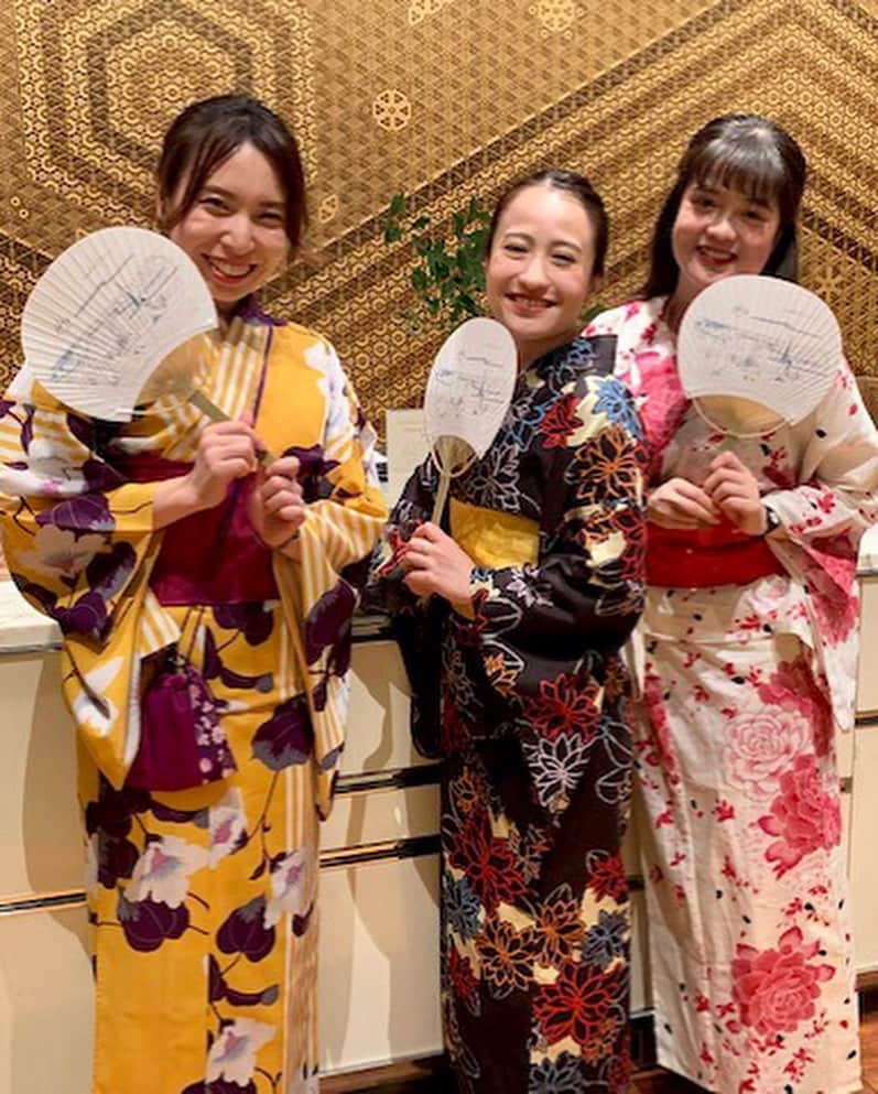 Andaz Tokyo アンダーズ 東京さんのインスタグラム写真 - (Andaz Tokyo アンダーズ 東京Instagram)「Our @andaztokyo hosts and concierge bring a touch of personal style dressed in their best #yukata 👘 先日アンダーズ 東京で実施したゆかたの日の一枚。アンダーズ ホストとコンシェルジュが浴衣姿でお客様をお迎えしました。 :: #yukataday #yukatastyle #ゆかた #andaz #summerinjapan」9月3日 18時23分 - andaztokyo