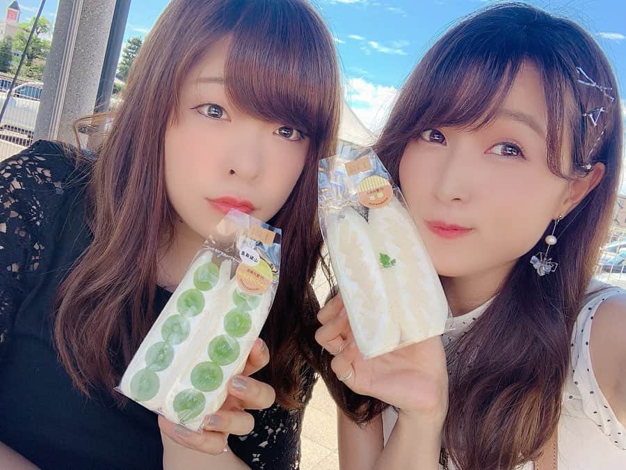 岩本恵美加さんのインスタグラム写真 - (岩本恵美加Instagram)「❁┈༚༝ 先日のこと♬ 望月商店のフルーツサンドとキッシュ☺️ 桃がおいしかったな💞 ㅤㅤ #望月商店 #望月商店のフルーツサンド #フルーツサンド #フルーツサンドイッチ #シャインマスカット #梨 #桃 #スタバ #スタバ新作 #スターバックス #ベイクドアップルアイスティー #アップルジェリーアイスティー #キッシュ #sandwich #fruitsandwich #fruits #starbucks #tea #selfie #fashion #outfit #ootd #makeup #hairstyle」9月3日 18時33分 - emk_iwmt