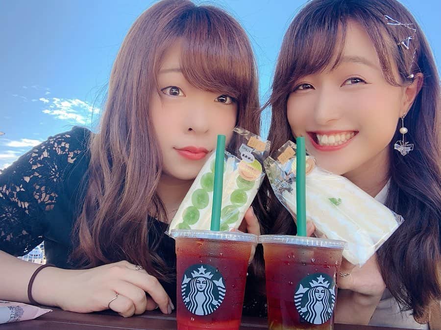 岩本恵美加さんのインスタグラム写真 - (岩本恵美加Instagram)「❁┈༚༝ 先日のこと♬ 望月商店のフルーツサンドとキッシュ☺️ 桃がおいしかったな💞 ㅤㅤ #望月商店 #望月商店のフルーツサンド #フルーツサンド #フルーツサンドイッチ #シャインマスカット #梨 #桃 #スタバ #スタバ新作 #スターバックス #ベイクドアップルアイスティー #アップルジェリーアイスティー #キッシュ #sandwich #fruitsandwich #fruits #starbucks #tea #selfie #fashion #outfit #ootd #makeup #hairstyle」9月3日 18時33分 - emk_iwmt