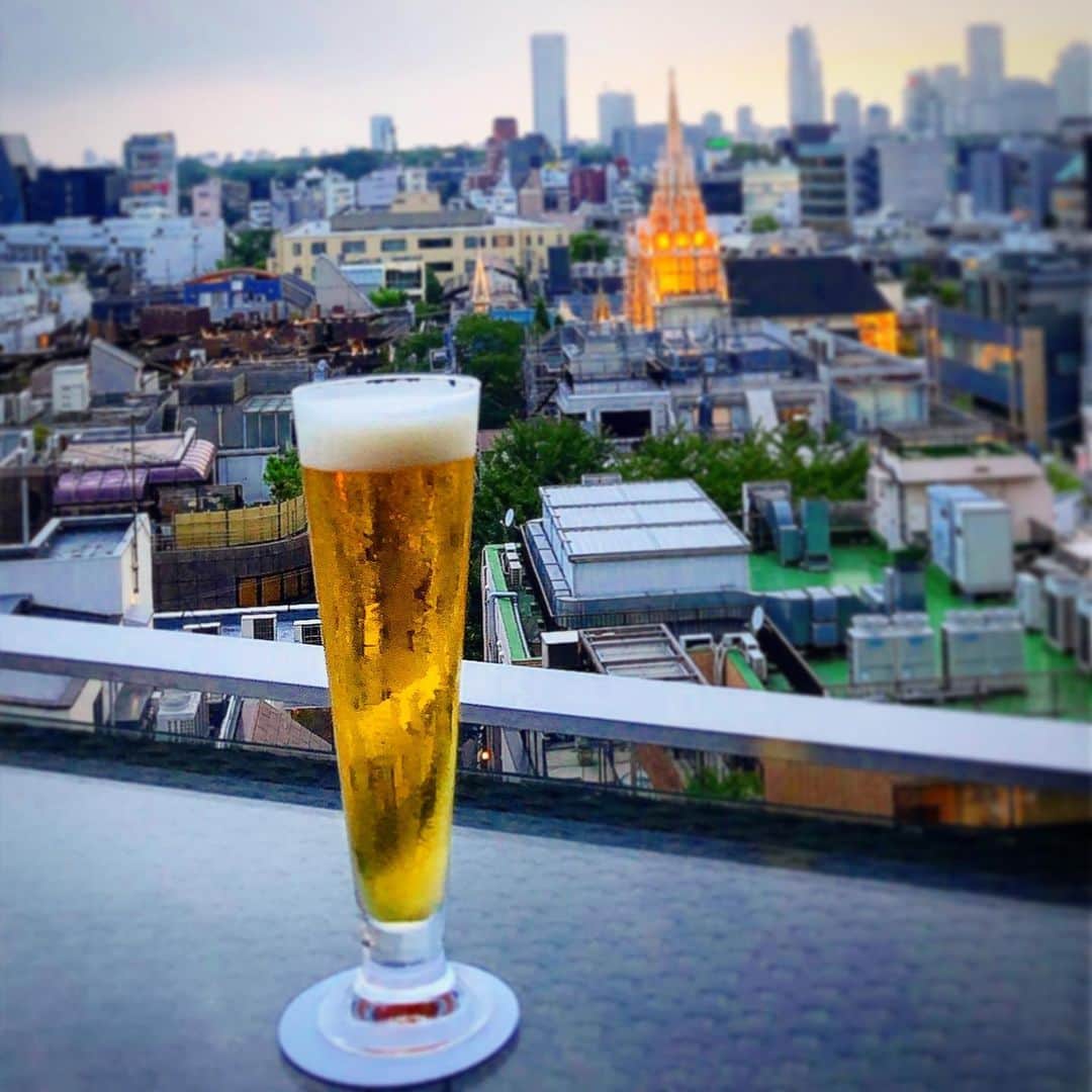 木谷有里さんのインスタグラム写真 - (木谷有里Instagram)「おしゃれテラス🍻✨ #夕暮れビール ＃beer #tokyo #minatoku」9月3日 18時33分 - kitani_yuri