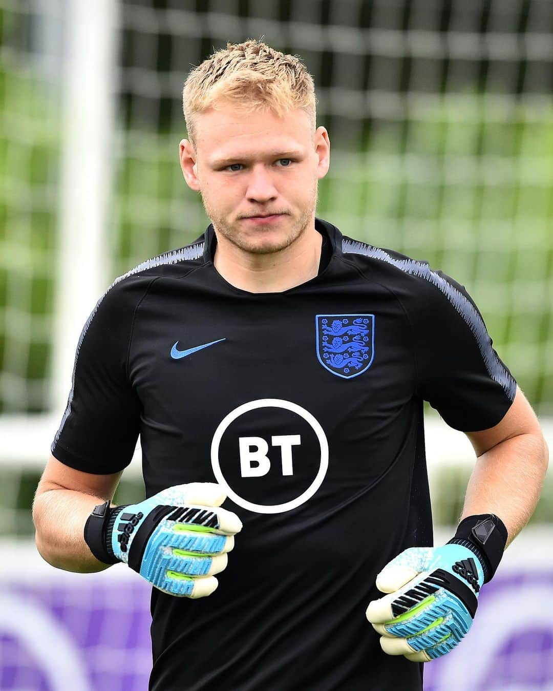 AFCボーンマスさんのインスタグラム写真 - (AFCボーンマスInstagram)「Donning those 🏴󠁧󠁢󠁥󠁮󠁧󠁿 colours! #afcb 🍒」9月3日 18時36分 - afcb