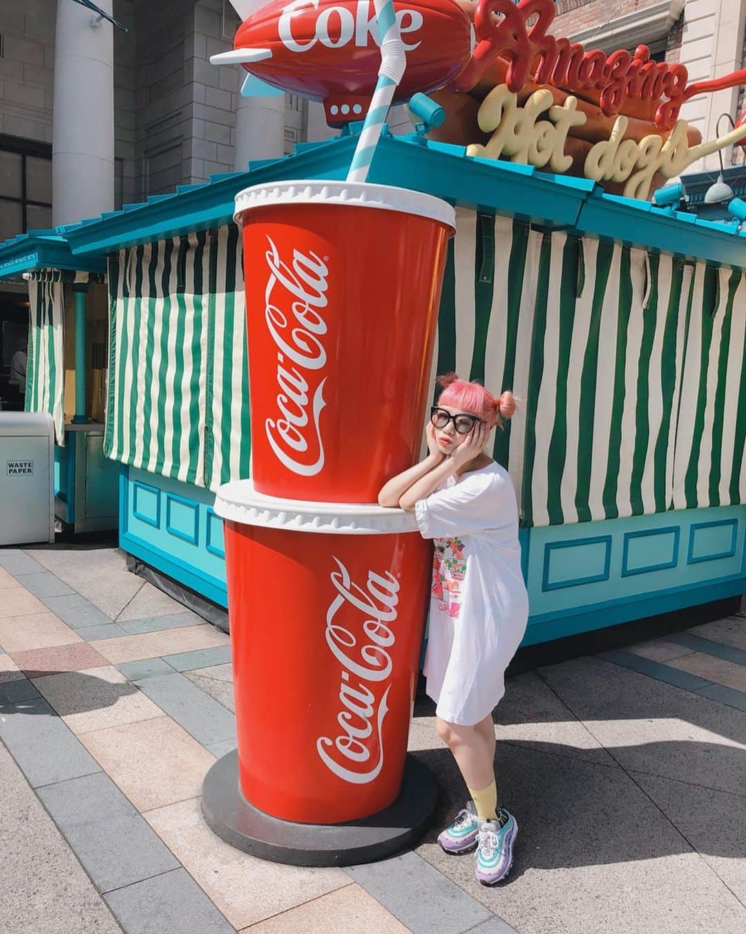 KARIN さんのインスタグラム写真 - (KARIN Instagram)「夏はコーラにつきますね〜🥤 #usj」9月3日 19時15分 - karin.tempurakidz