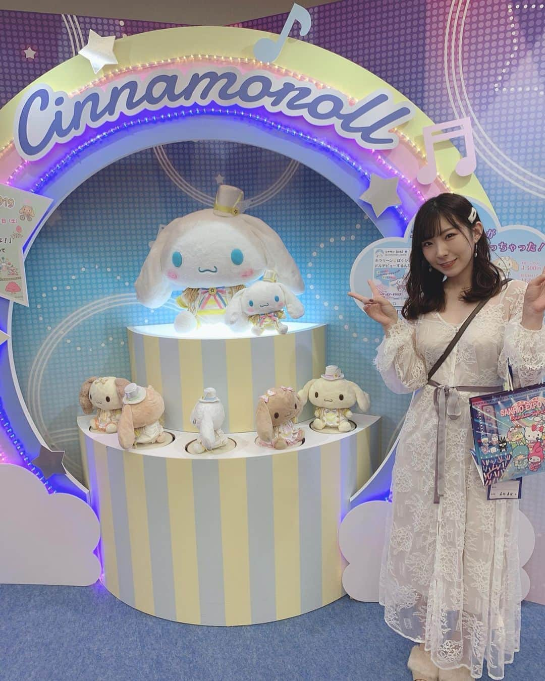 岩佐美咲さんのインスタグラム写真 - (岩佐美咲Instagram)「sanrioEXPO2019💕﻿ 入ってすぐに奇跡のタイミングでポチャッコがいて、やっぱり私とポチャッコは運命の赤い糸で繋がってるんだなって確信しました。﻿ 可愛いが溢れる最高の空間でした🥺🥺﻿ #サンリオ #サンリオエキスポ2019  #ポチャッコ #こぎみゅん #シナモロール #シナモン #sanrio #sanrioexpo」9月3日 19時19分 - wasaminnn