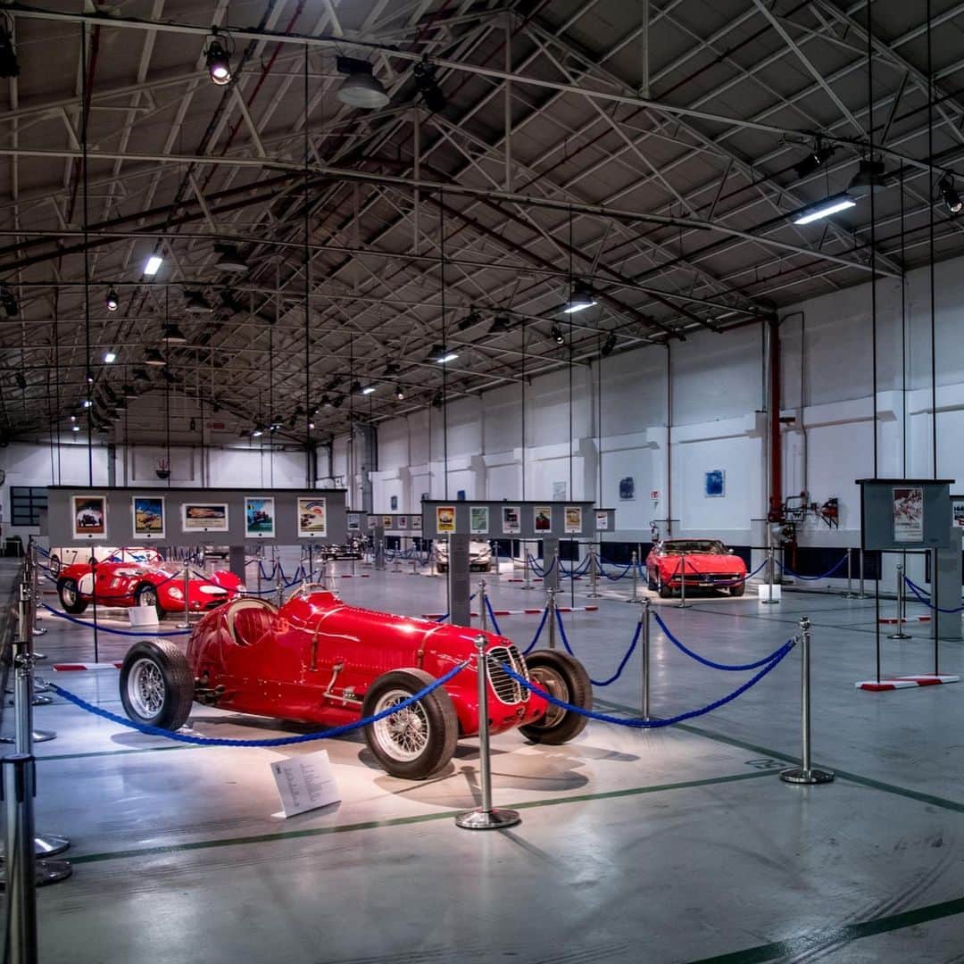 Maserati Japan | マセラティ ジャパンのインスタグラム：「『Maserati Japan EXPO 2019』には、マセラティのオフィシャルのファンクラブである、「マセラティ・クラブ・オブ・ジャパン」開催の『マセラティデイ』も同時開催となります。また、クラブとの共催として日本初となるコンテンツ、『コンコース・マセラティ・ジャパン』を実施。会場では、希少なマセラティのクラシックモデルはじめ、全国から集結する100年以上のマセラティの歴史を彩った名車たちのエレガンスや機能美を間近でお楽しみいただけます。 イベントの詳細・参加申し込みはこちらから： https://www.maseratijp-official-event.com/ #Maserati #マセラティ #MaseratiJapan #マセラティジャパン #MaseratiJapanEXPO」