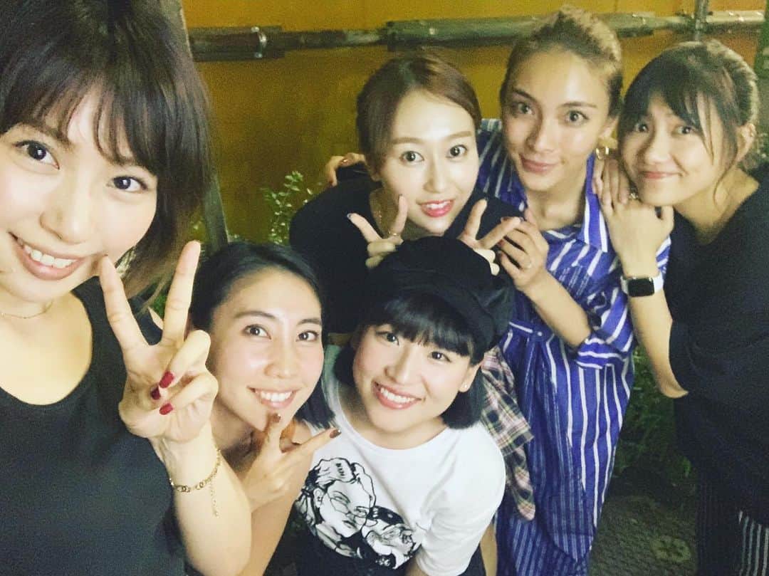 小林香菜さんのインスタグラム写真 - (小林香菜Instagram)「. ジャカルタから一時帰国中の仲川遥香ちゃんとゆか、ちかちゃん、さえ、さやかとご飯食べた😆 はるごん久しぶりだけどなんも変わってなかった🤣💕 でも私とはるごん昔馬鹿扱いされてたけどはるごんだけ凄いスピードで馬鹿から天才に生まれ変わっていった🤘 置いてかないで〜🗣笑 楽しい会でした🥳 . #仲川遥香 #ジャカルタの星 #⭐️ #馬鹿と天才は紙一重 #🤔 #近野莉菜 #増田有華 #秋元才加 #宮澤佐江 #みんなそれぞれ頑張ってる #👍」9月3日 19時45分 - kanaful