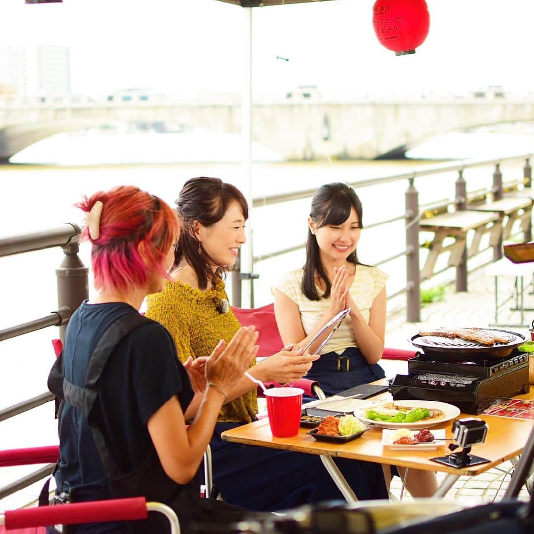 BSNジョシ部さんのインスタグラム写真 - (BSNジョシ部Instagram)「『ジョシ部』は今夜23:56から。﻿ 新人・行貝アナのデビュー回ということで﻿ 恒例のニックネーム命名の儀式が﻿ 冒頭からありますので﻿ お楽しみに‼️﻿ ﻿ 萬代橋脇のミズベリングで﻿ 絶品の韓国料理をいただいちゃいます。﻿ ﻿ 冷麺が最強すぎ🍝﻿ ﻿ ﻿ #新潟 #新潟ジョシ部 #ジョシ部 #今井美穂 #行貝寧々 #ミズベリング #アウトドア #ニックネーム #デビュー #初出演 #女子トーク #なめがいねね #韓国料理 #屋台 #やすらぎ堤 #萬代橋 #アナウンス部 #アナウンサー #冷麺」9月3日 19時56分 - bsnjoshibu