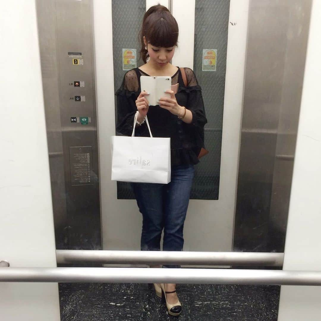 前田まみさんのインスタグラム写真 - (前田まみInstagram)「2014年の秋。 ほそいー！(いや、決してほそくはない。笑) 肩のラインも違うなぁ🤔 携帯に入ってた懐かしの写真💁‍♀️📷 明日から9/4~5と、2日間、石田靖兄さん座長の新喜劇で静岡県にお邪魔します☺️✨🍵✨ 泊まりだー泊まりだー！ #吉本新喜劇 #よしもと新喜劇 #新喜劇」9月3日 19時58分 - koromami24