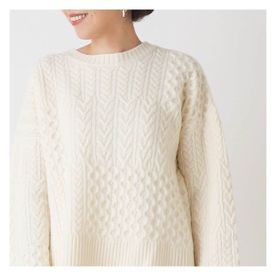 BEARDSLEY offcial instagramさんのインスタグラム写真 - (BEARDSLEY offcial instagramInstagram)「9/4（wed）明日より新作が入荷します。 . . ☑︎柔らかな色合いの border knit ☑︎knitに合う white denim ☑︎かぎ針レースがアクセントの blouse ☑︎パックワークのような knit とskirt . . 他にも多数入荷します。 お楽しみに。 . . . #beardsley #skirt  #pants #blouse #knit #ビアズリー #新作」9月3日 20時13分 - beardsley.pr