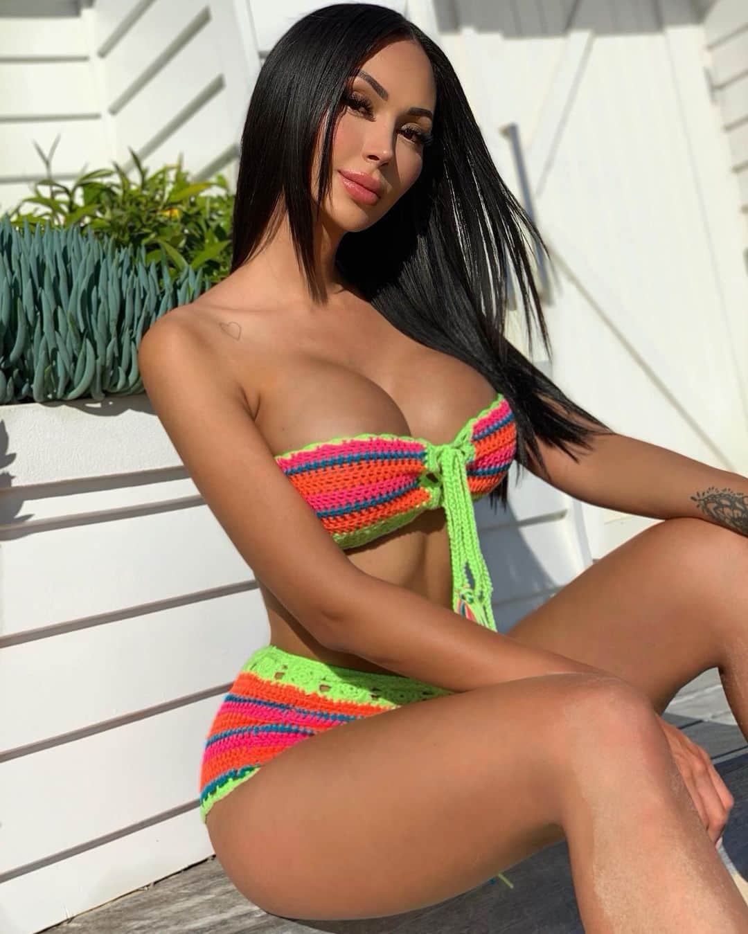 ANNELESE MILTONのインスタグラム：「You get what you focus on, so focus on what you want 💖 | crochet set @hotmiamistyles」