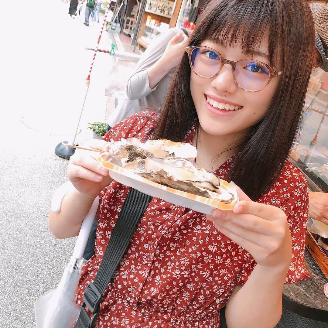 春本ゆきのインスタグラム：「広島で牡蠣食べました🐚 ラブ海鮮 ホタテも美味しそうだった、、、 #宮島」