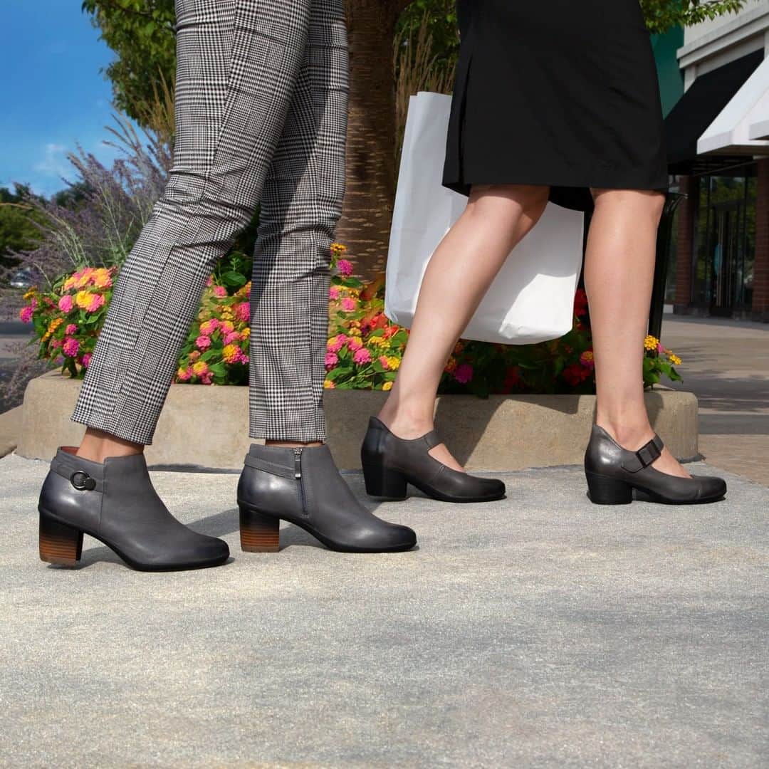 ダンスコのインスタグラム：「Finally, bootie season. . . . #dansko #instalove #clogs #shoes #danskos #justyourfavorites #instagood #danskostyle #comfort #newshoes」