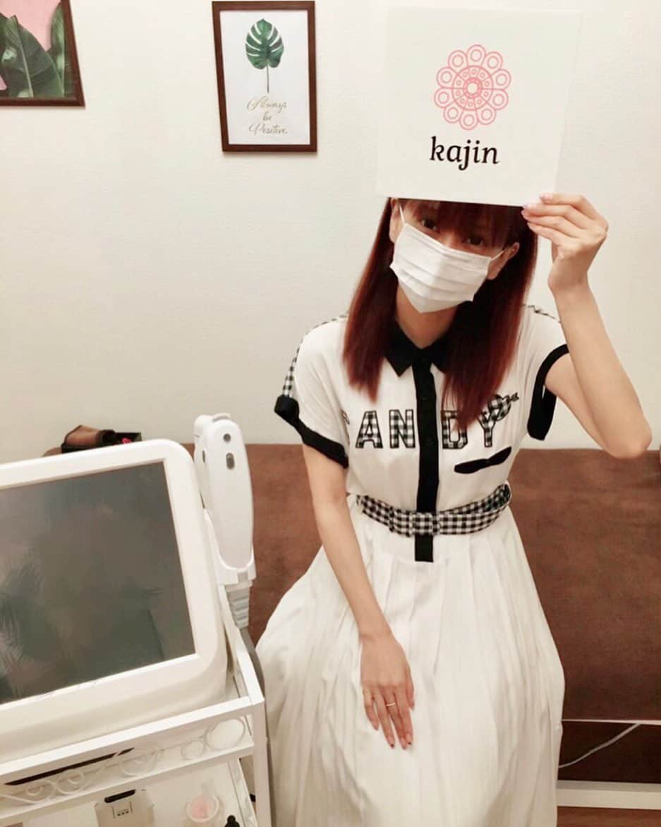 のインスタグラム：「最近ほんとに肌荒れがひどく、お友達のサロンへ駆け込み🏃‍♂️ ニキビ治りやすくなるし、リフトアップもするし良い事しかない（ ｉ _ ｉ ）ありがとうございます（ ｉ _ ｉ ） #恵比寿kajin  #ハイフプラス #プラズマシャワー #ヒト幹細胞 #ダブロ #HIFU #praivatesalon #恵比寿」