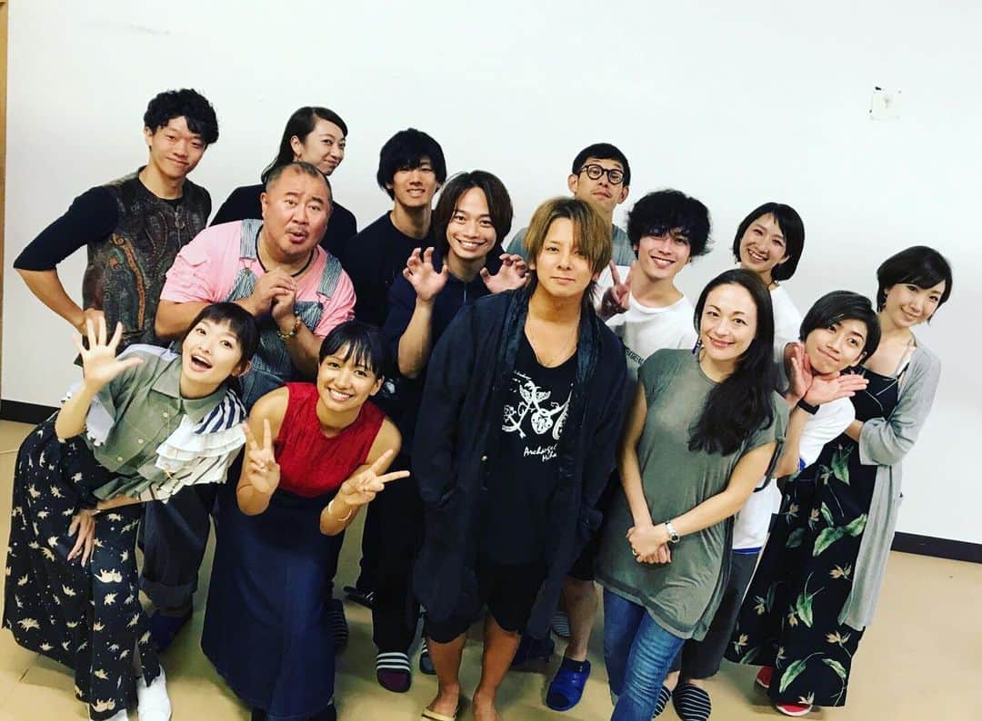 のインスタグラム：「フローズンビーチが終わってまだ間もないのですが「絶唱サロメ」稽古開始！10月5日初日に向けてまた新しい作品に没頭します^_^  池田純矢等若いクリエイターに刺激をもらって頑張ります😉  #絶唱サロメ #池田純矢 #松岡充 #rehearsalsbegin #originalmusicalbasedonSalome」