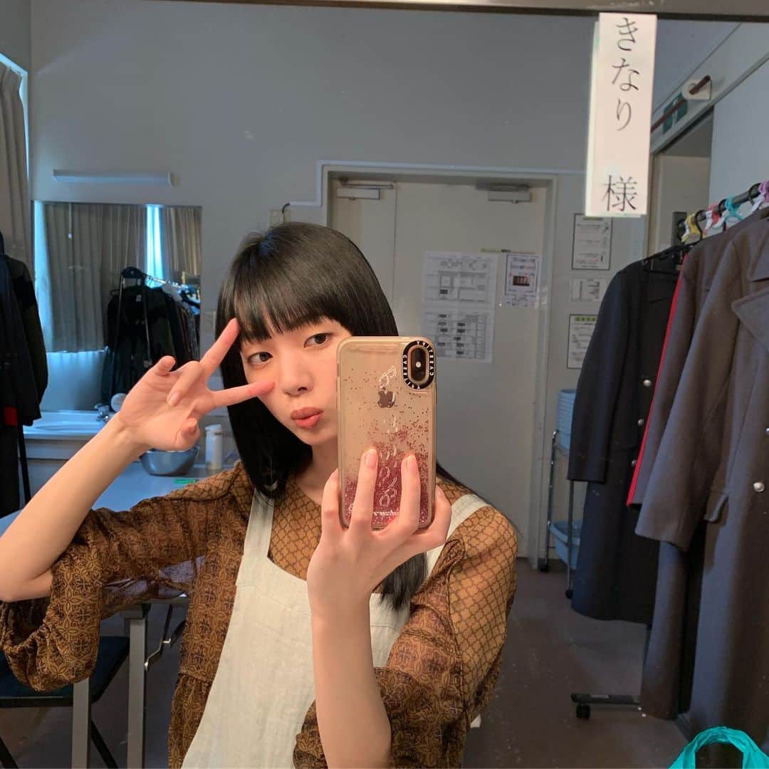 きなりのインスタグラム：「🌼出演情報🌼6月に出演した舞台「機械と音楽」がNHK BS プレミアムステージで放送されます！10月7日24時〜です！ わたし自身とても思い入れのある作品がもっとたくさんの人達の目に触れてもらえることになってとても嬉しいです あの美しい舞台セットに照明に音楽に生きていたわたしたちをぜひ見てください☺️ #機械と音楽」