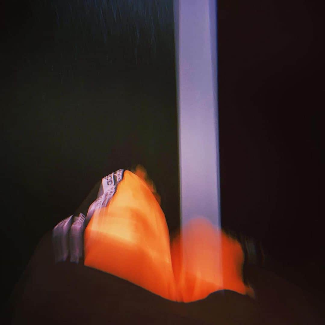 山本涼介さんのインスタグラム写真 - (山本涼介Instagram)「雨だなぁ #ブレブレの写真たち #久々に #adidas #オレンジかっけぇ」9月3日 21時24分 - ryosuke_y_515