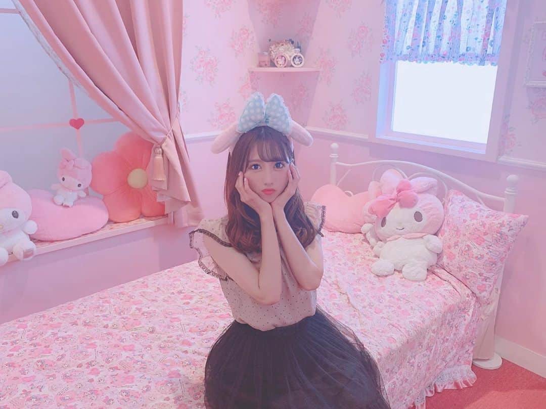 田口未彩さんのインスタグラム写真 - (田口未彩Instagram)「❤︎ . . マイメロちゃんルーム🐇❤︎ . . . #サンリオ #サンリオピューロランド #ピューロランド #ピューロ #クロミ #クロミちゃん #マイメロ #量産型 #量産型女子 #anmille #アンミール #エブリン #メイク #オレンジメイク #ピューロコーデ #カチューシャ #量産型コーデ #双子 #姉妹 #ピンクコーデ #インスタ映え #映え #クロミコーデ」9月3日 21時21分 - miiro_taguchi