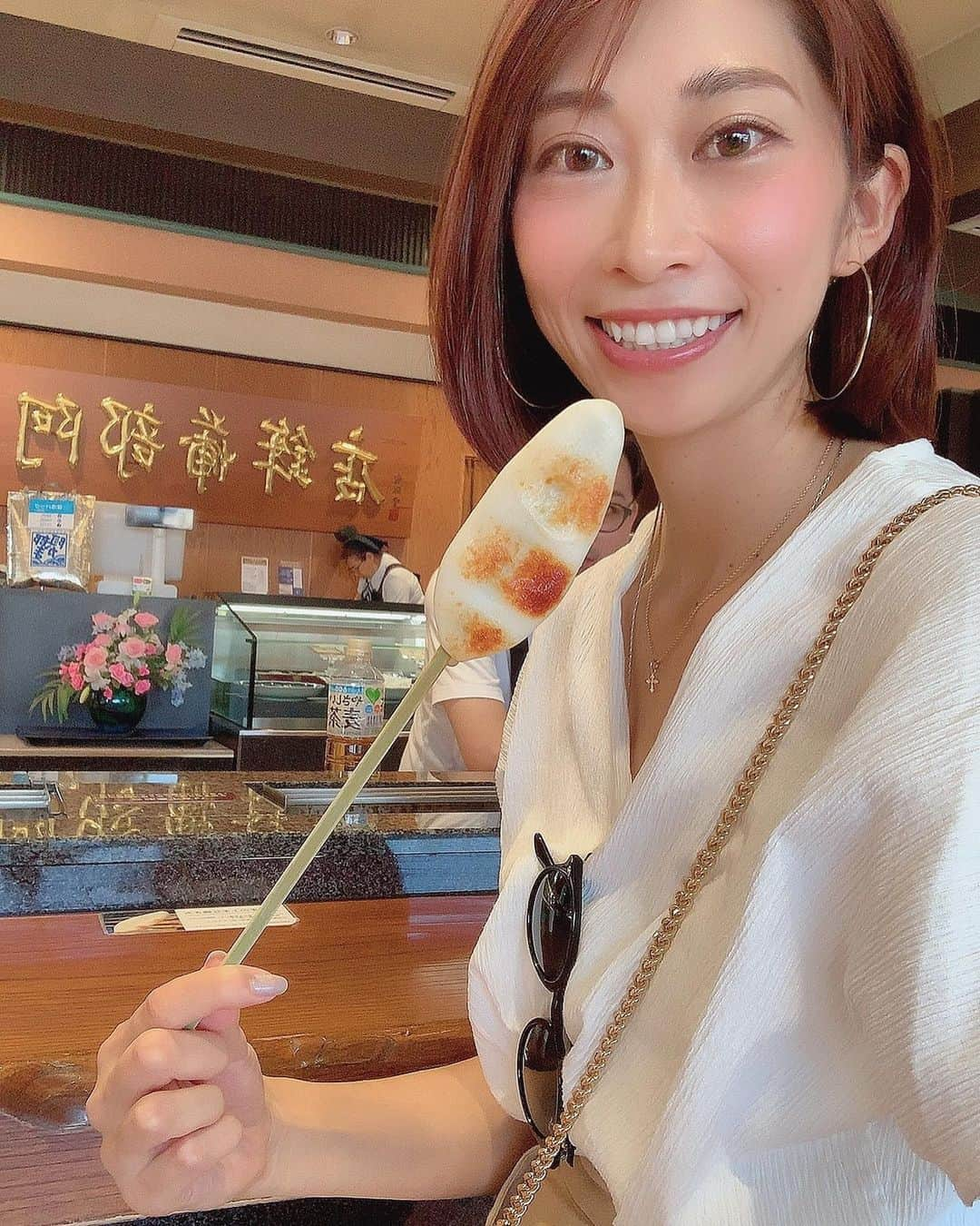 佐々木志織さんのインスタグラム写真 - (佐々木志織Instagram)「笹かま手焼き体験🎋 あったかい蒲鉾って美味しい #阿部蒲鉾 . . #夏#夏の思い出#アウトドア女子#アクティブ女子#旅行#仙台#笹かま#牛タン#食べまくり#飲みまくり#同級生#リゾスポ#ダイビング#ダイビングインストラクター#宮古島」9月3日 21時27分 - shiorio118