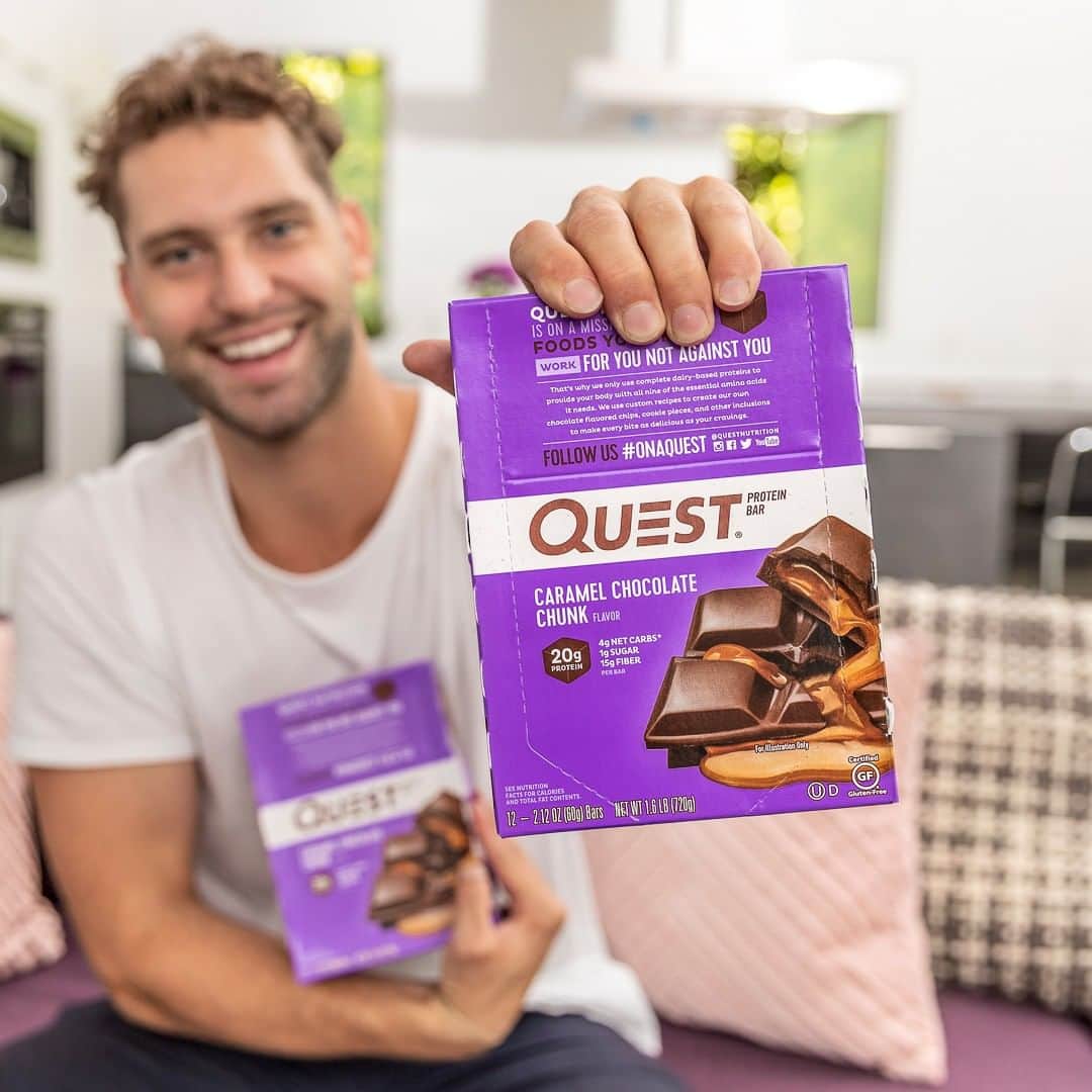 questnutritionさんのインスタグラム写真 - (questnutritionInstagram)「Did someone say a Quest Bar with caramel in it? Hello, Caramel Chocolate Chunk! 😍 A delicious flavor that YOU asked for. Available now online & in stores at QuestNutrition.com, @Amazon, @VitaminShoppe, @GNCLiveWell, @HyVee (Midwest), @Wegmans (Northeast) & your local health/nutrition stores nationwide. 🙌💙 • Packed with chocolate chunks & gooey caramel ribbons throughout, it’s time to celebrate caramel cravings. Each bar has 20g of protein, 4g net carbs & 1g of sugar. #OnaQuest」9月3日 22時00分 - questnutrition