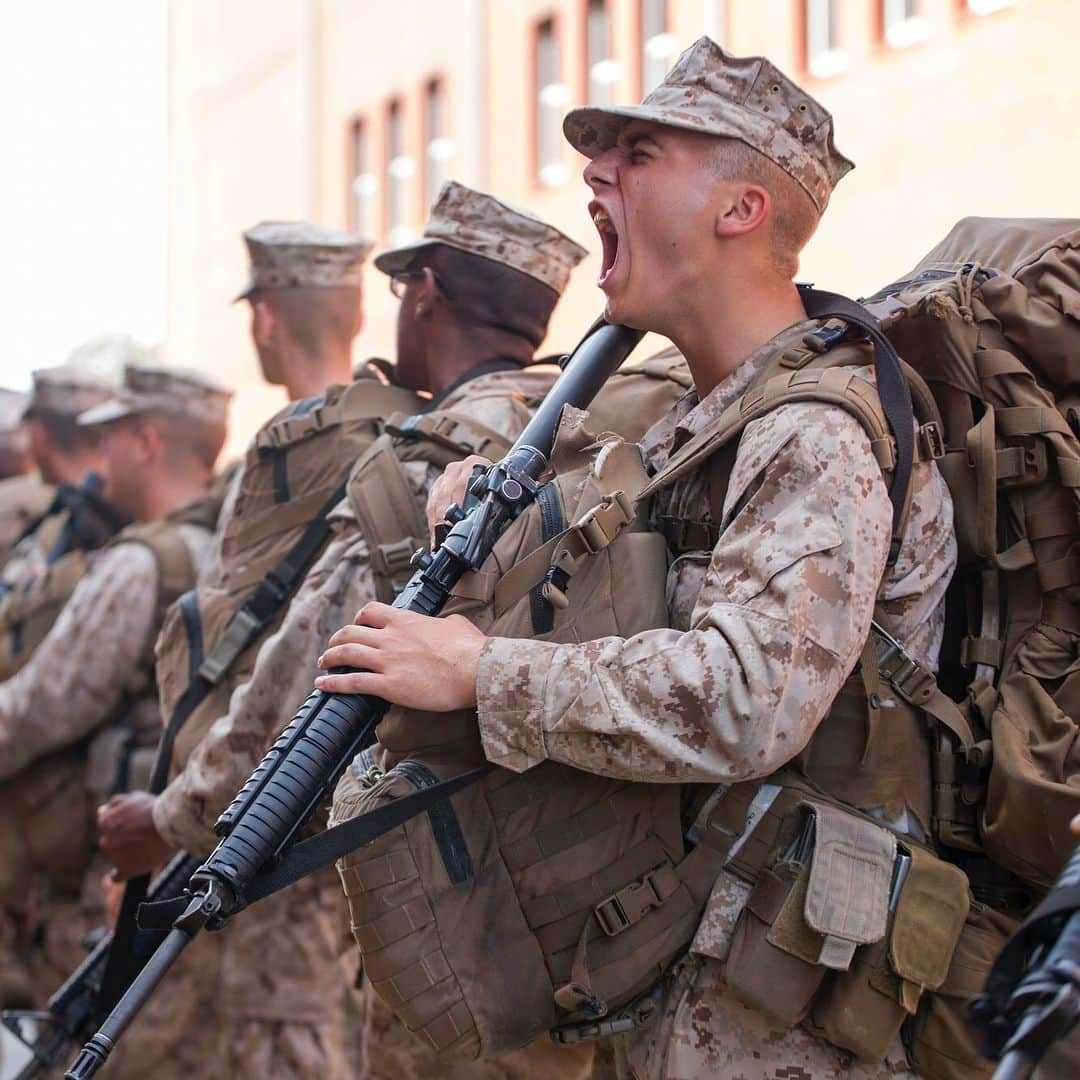 アメリカ海兵隊さんのインスタグラム写真 - (アメリカ海兵隊Instagram)「Today, @mcrdparrisisland started evacuating recruits to Marine Corps Logistics Base Albany, Georgia. The decision to evacuate is due to Hurricane Dorian and the expected impacts of destructive weather in the region. (U.S. Marine Corps photos by Sgt. Dana Beesley)  #USMC #Marines #Dorian #Evacuation #BeSafe #Bootcamp」9月4日 8時57分 - marines