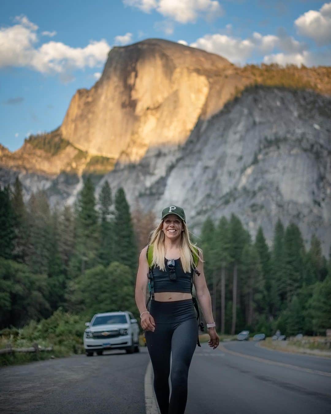 Pernilla Lindbergさんのインスタグラム写真 - (Pernilla LindbergInstagram)「With a few weeks off after not playing well enough to get picked for Solheim we decided why sit at home and cry about it. We had always planned to visit Yosemite at some point... why not now! Half Dome is the most iconic hike there is but also is one of the toughest, steepest and most dangerous and requires a permit allowing 300 people up each day. We didn’t expect to get one but 4 hours after applying we were all set to go. No warm up hikes to start, this would be the first hike of the trip so we decided to start as early as possible to avoid the crowds and heat. It was tough and terrifying but exhilarating! We started at 4am and completed the 4200ft and 18 mile hike in 8.5 hours. A greasy burger and fries for lunch was certainly guilt free! To see more check out my stories.... #yosemitenationalpark #halfdomehike #portlandgear」9月4日 8時50分 - pernillagolf