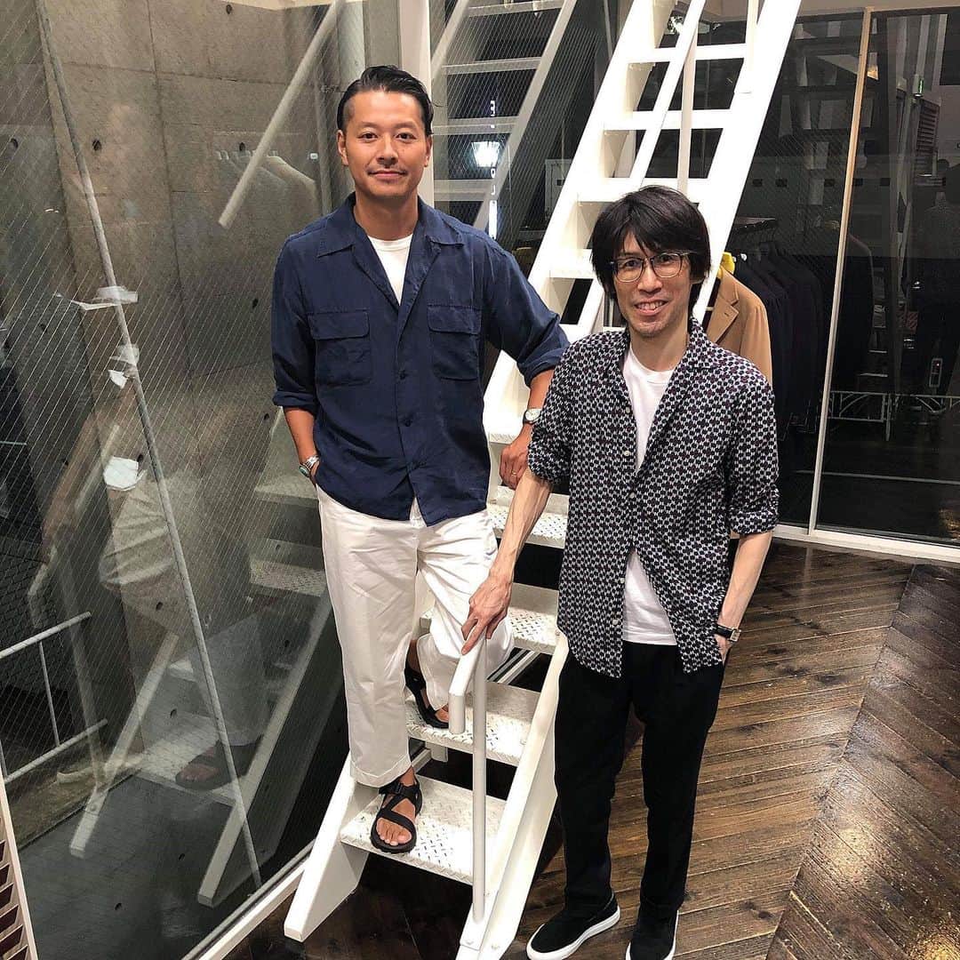 のインスタグラム：「“At this time we talking about don't care about trends of fashion, and we are crazy about everyone's joy and fun Is that fashion? It’s true, I believe truely that… ———————————————————————— #colonyclothing #coloniallifestyle  #lifestyle #fashion #mensfashion #menswear #mnswr #mensstreetstyle #streetstyle #streetfashion #menwithstyle #menwithclass #menwithstreetstyle  #classicstyle #mensclothing #vintage #vintagefashion #vintagestyle #newclassic  #modernclassic」
