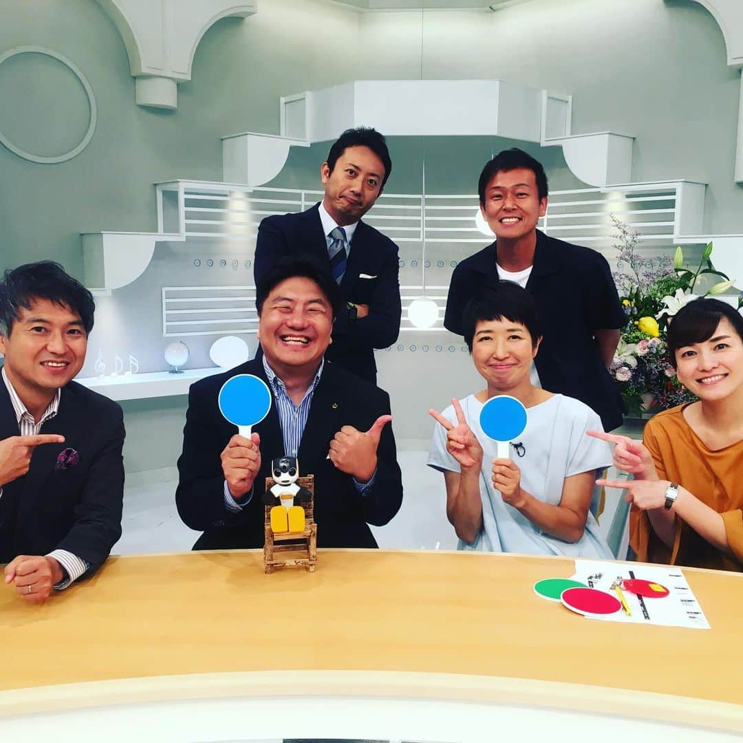 倉橋友和さんのインスタグラム写真 - (倉橋友和Instagram)「#メーテレ #アップ コメンテーター陣の中でも、#お天気3択 で高い正答率を誇る#西嶋賴親 さんと#南田あゆみ さん。「インド洋で発生する低気圧は？」という問題にも「サイクロン」と答えて、今日も2人揃って正解でした🎉ちなみに星アナ、鈴木アナも含めて全員正解💮修作さんの心中や、いかに… #メーテレアップ #アップは午後3時46分から #アップの特集は午後6時15分から #アナウンサー #鈴木しおり #星恭博 #石神愛子 #倉橋友和 #伊豆蔵将太 #濱田隼 #気象予報士 #山田修作 #修作さん #冨永幸」9月4日 0時10分 - nbn_kurahashi